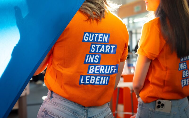 Optimized by JPEGmini 3.18.29.252733612-YEV 0x8a200266