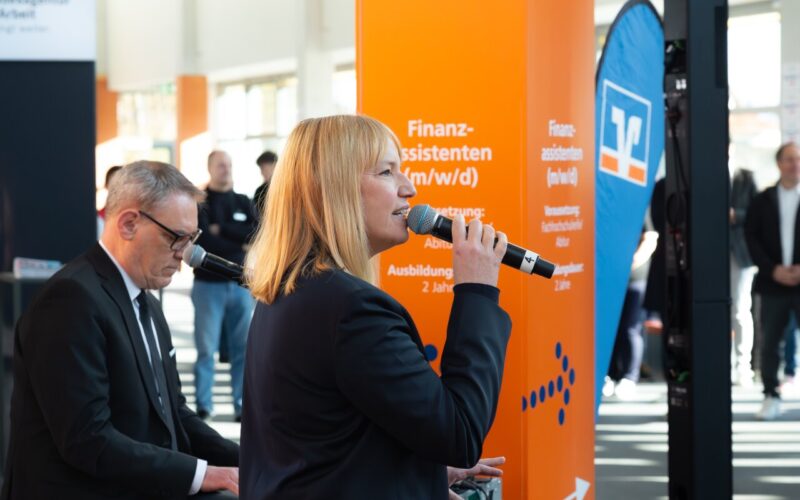 Optimized by JPEGmini 3.18.29.252733612-YEV 0x3300eac7