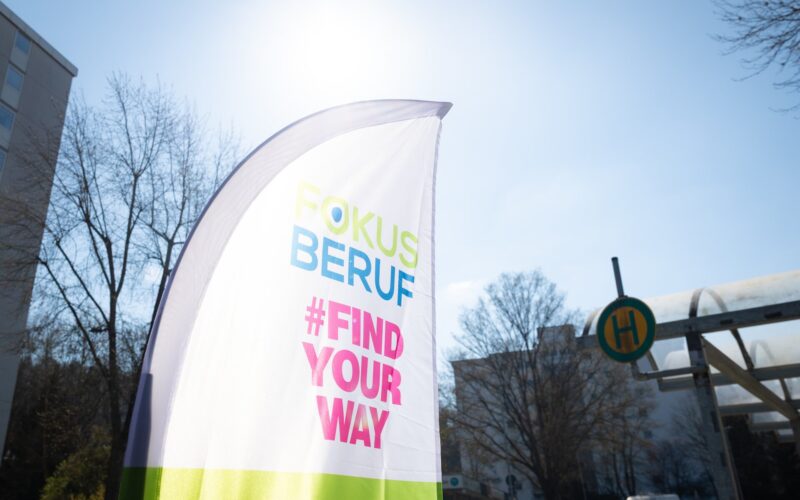 Optimized by JPEGmini 3.18.29.252733612-YEV 0x0dd999ad