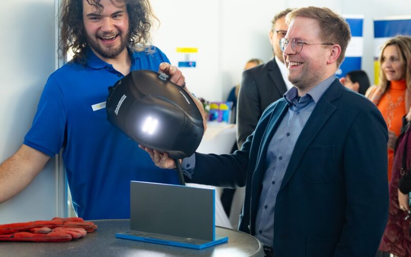 Optimized by JPEGmini 3.18.29.252733612-YEV 0x2b6dd726