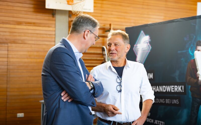 Optimized by JPEGmini 3.18.29.252733612-YEV 0xd690210f